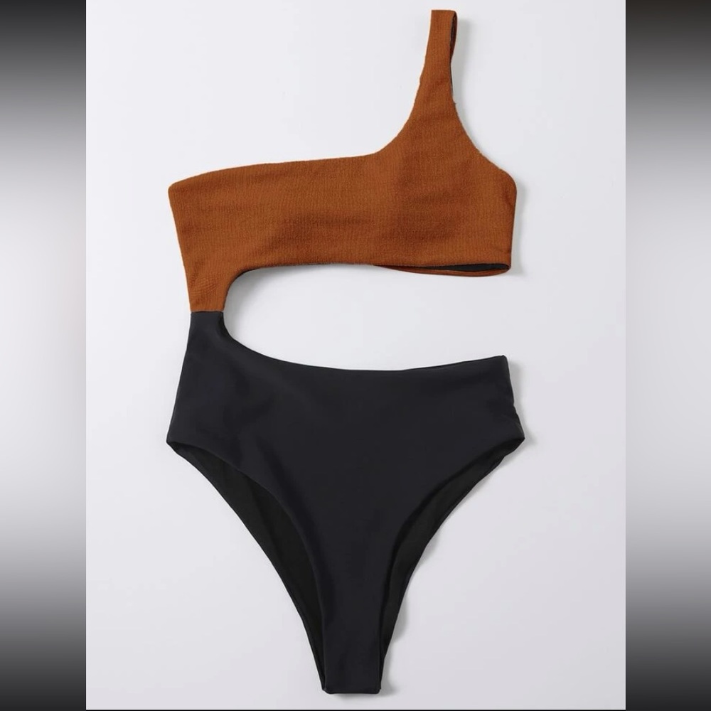 Cut-out one shoulder one piece bikini